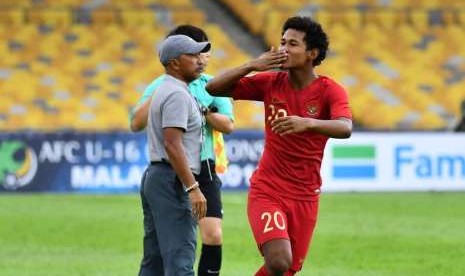 Fakhri Husaini Dorong Amiruddin Bagus Selalu Tampil Maksimal Fakhri Husaini Dorong Amiruddin Bagus Selalu Tampil Maksimal