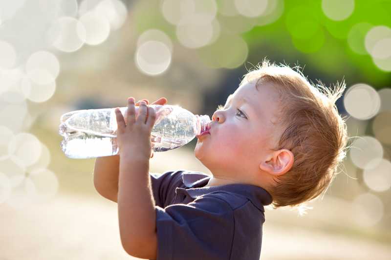 Hasil gambar untuk minum air putih