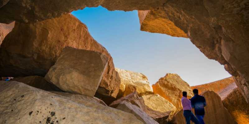 Arab Saudi Promosikan 250 Gua Kuno untuk Objek Wisata - Uzone Arab Saudi Promosikan 250 Gua Kuno untuk Objek Wisata - Uzone