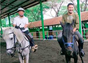 Arie Untung Ungkap Keinginan Berkuda dengan Ustadz Arifin Ilham di Surga