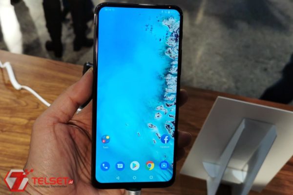 Hands-on Asus Zenfone 6: Kamera Unik, Baterai Super Awet Hands-on Asus Zenfone 6: Kamera Unik, Baterai Super Awet