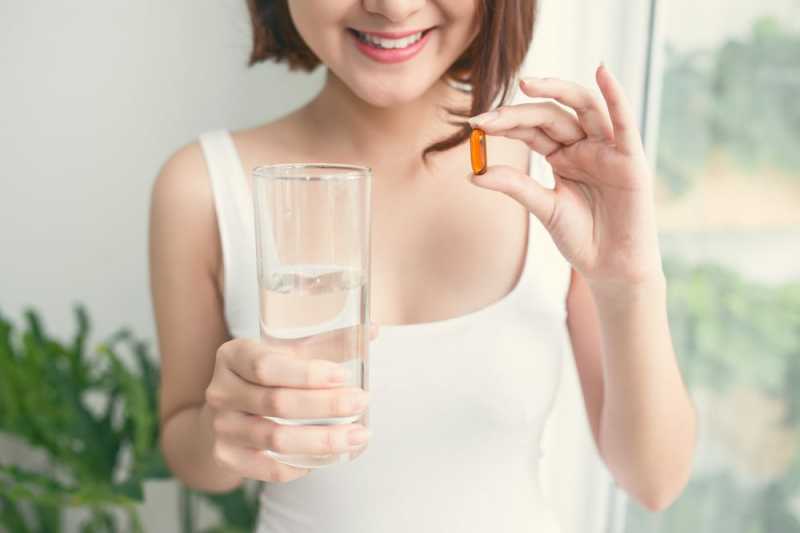 Minum Vitamin: Baiknya Ketika Sahur atau Buka Puasa? - Uzone Minum Vitamin: Baiknya Ketika Sahur atau Buka Puasa? - Uzone