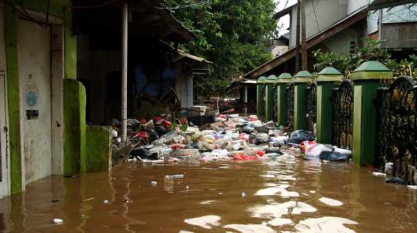 Saat #BanjirJakarta, Twitter Diramaikan Tagar #Ahok & #AniesDimana Saat #BanjirJakarta, Twitter Diramaikan Tagar #Ahok & #AniesDimana