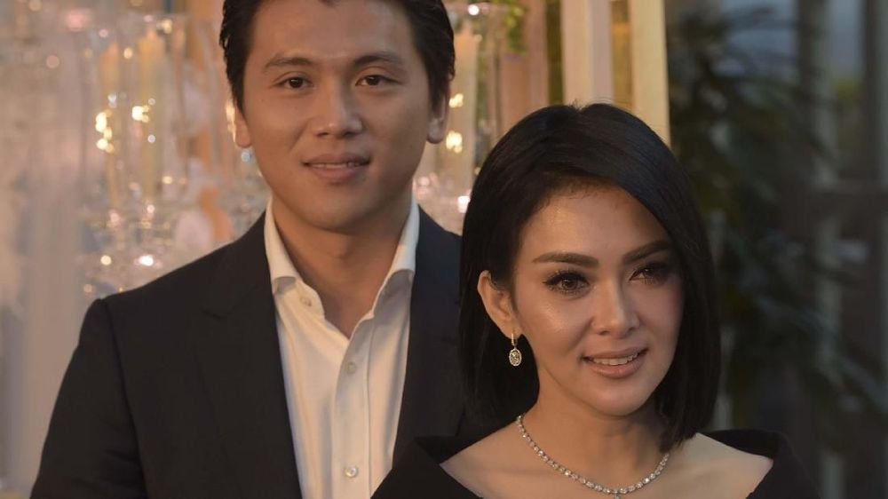 Lebaran di Luar Negeri, Syahrini-Reino Tak Gelar Open House Lebaran di Luar Negeri, Syahrini-Reino Tak Gelar Open House