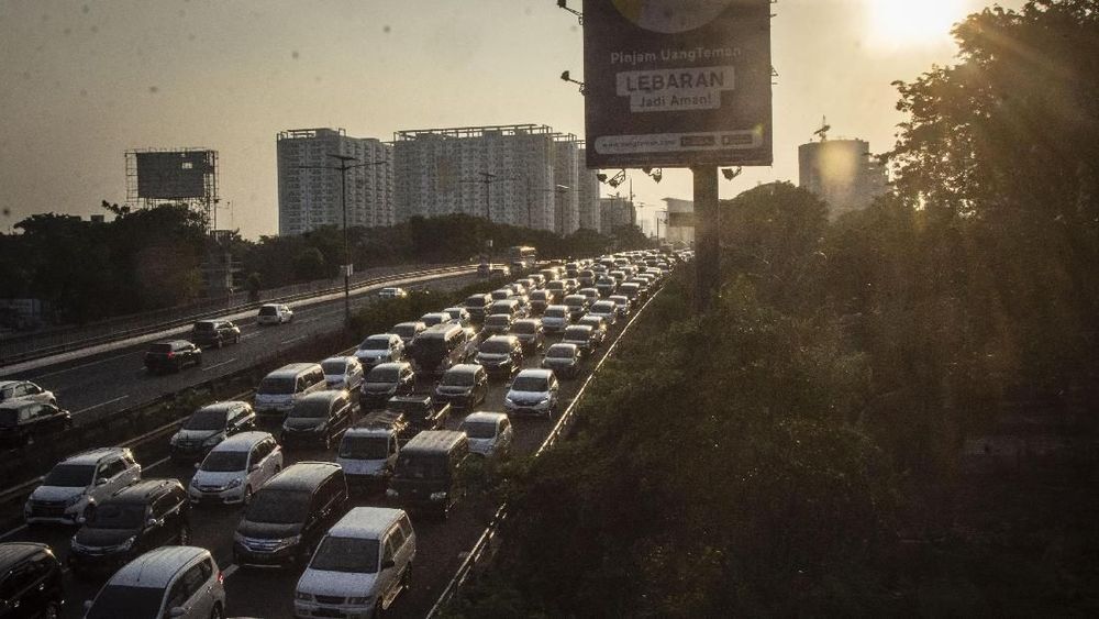 Tol Jakarta-Cikampek Kembali Padat usai Penutupan One Way Tol Jakarta-Cikampek Kembali Padat usai Penutupan One Way