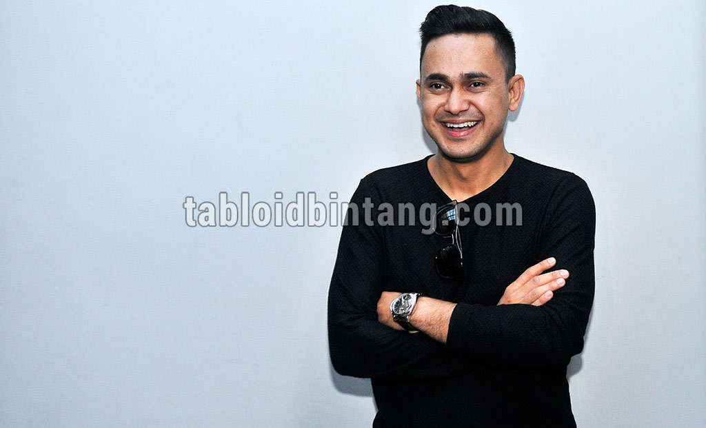 Lepas Hijab, Ramzi Bilang Rina Nose Sudah Galau Sejak 3 Bulan Lalu Lepas Hijab, Ramzi Bilang Rina Nose Sudah Galau Sejak 3 Bulan Lalu