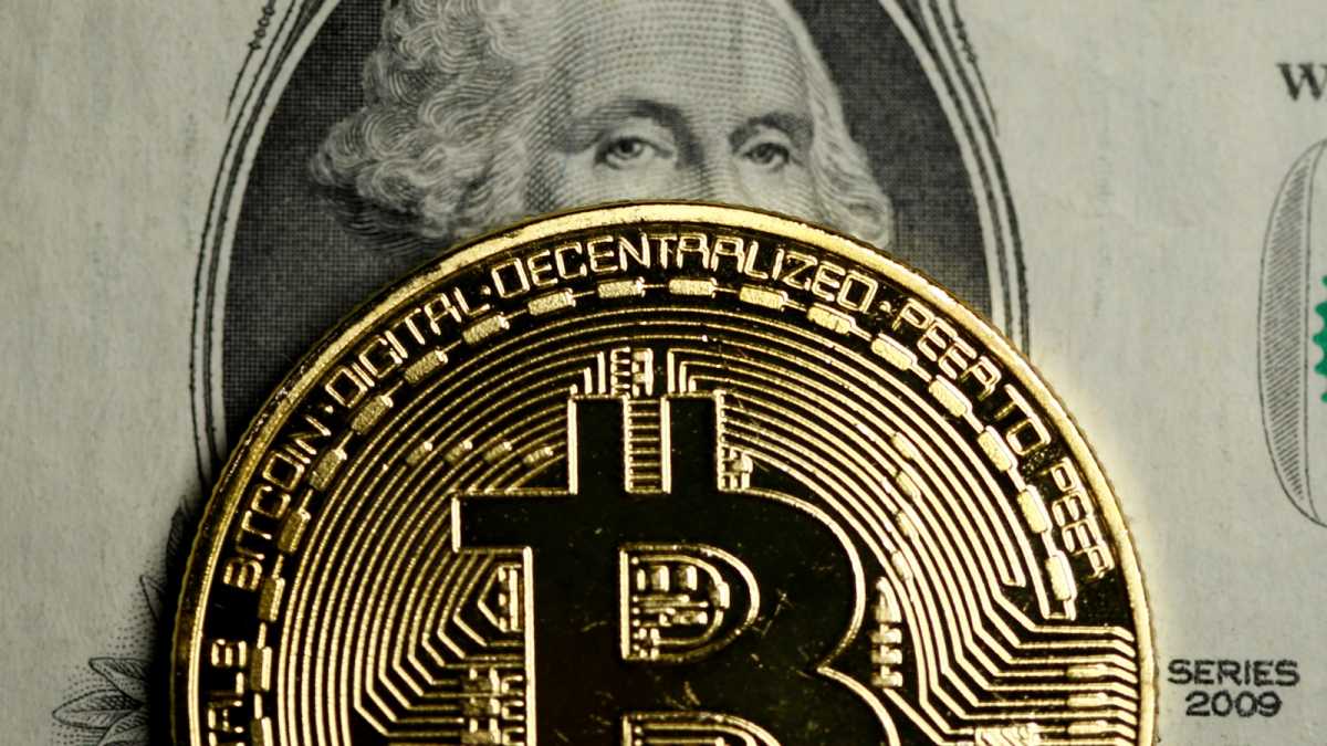BI, OJK, Kemenkominfo Akan Bahas Pelarangan Bitcoin BI, OJK, Kemenkominfo Akan Bahas Pelarangan Bitcoin