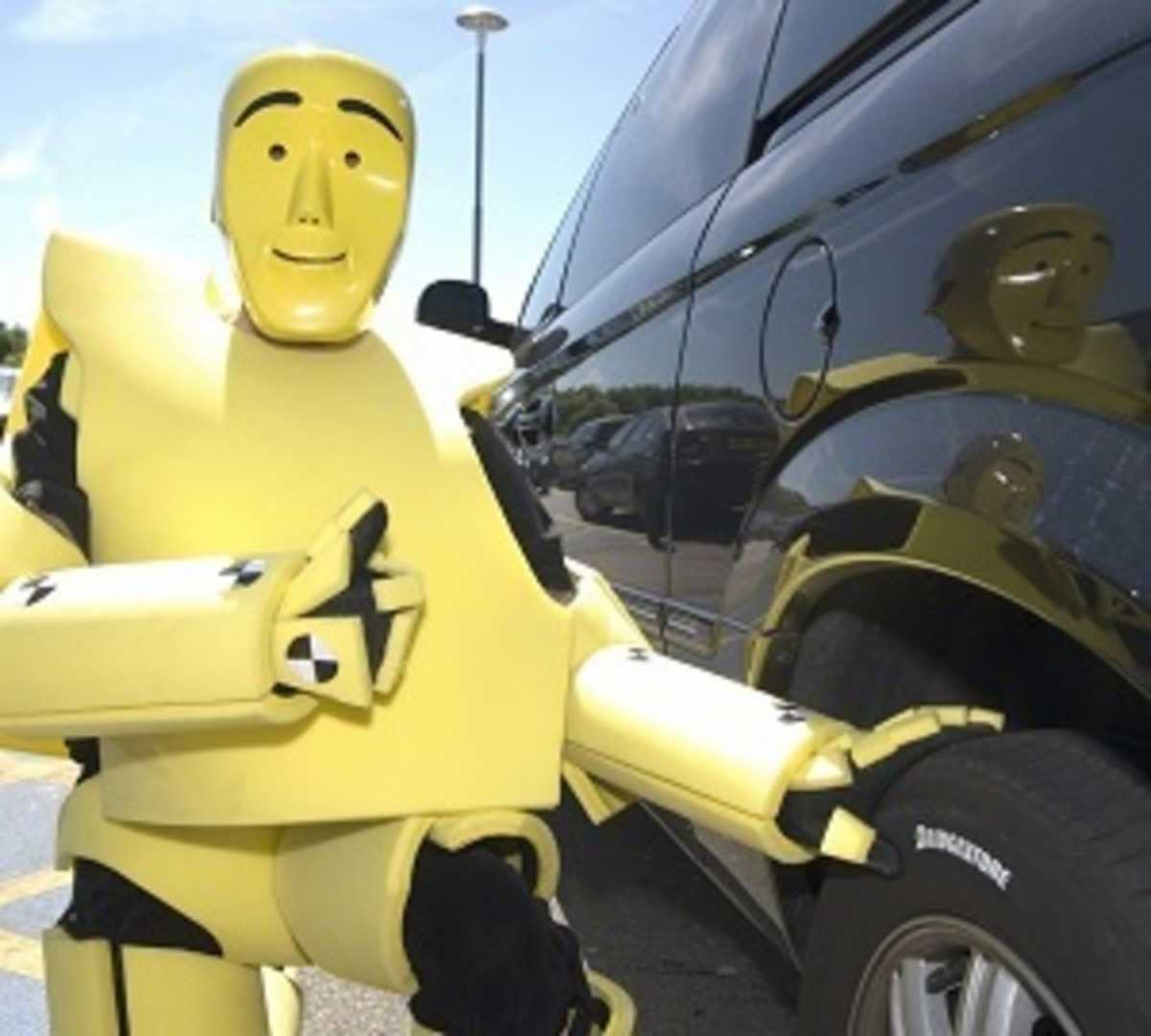 Cek Tekanan Angin Ban Mobil Kurangi Risiko Kecelakaan Cek Tekanan Angin Ban Mobil Kurangi Risiko Kecelakaan