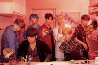 BTS tampil serba hitam di Grammy 2019 BTS tampil serba hitam di Grammy 2019