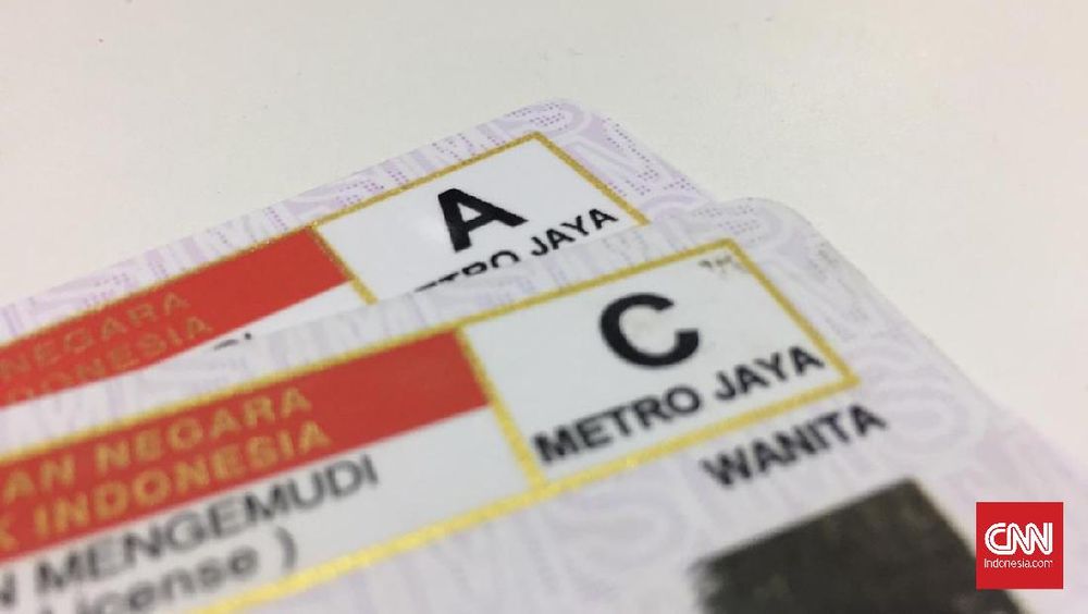 Smart SIM dan Aplikasi SIM Online Resmi Diluncurkan Smart SIM dan Aplikasi SIM Online Resmi Diluncurkan