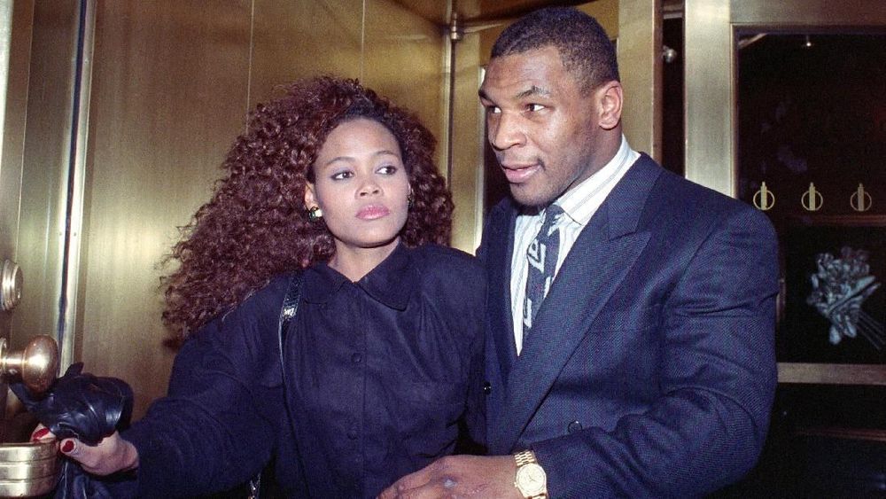 Istri Ditiduri, Mike Tyson Hampir Tinju Brad Pitt Istri Ditiduri, Mike Tyson Hampir Tinju Brad Pitt