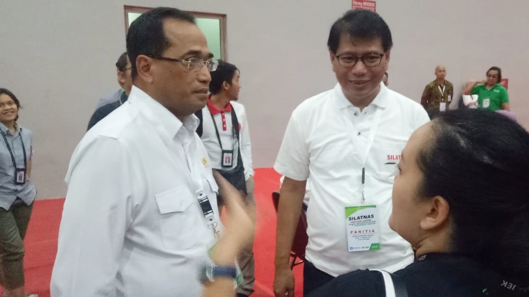 Menhub Kumpulkan Dirut Maskapai, Minta Harga Tiket Pesawat Diturunkan Menhub Kumpulkan Dirut Maskapai, Minta Harga Tiket Pesawat Diturunkan