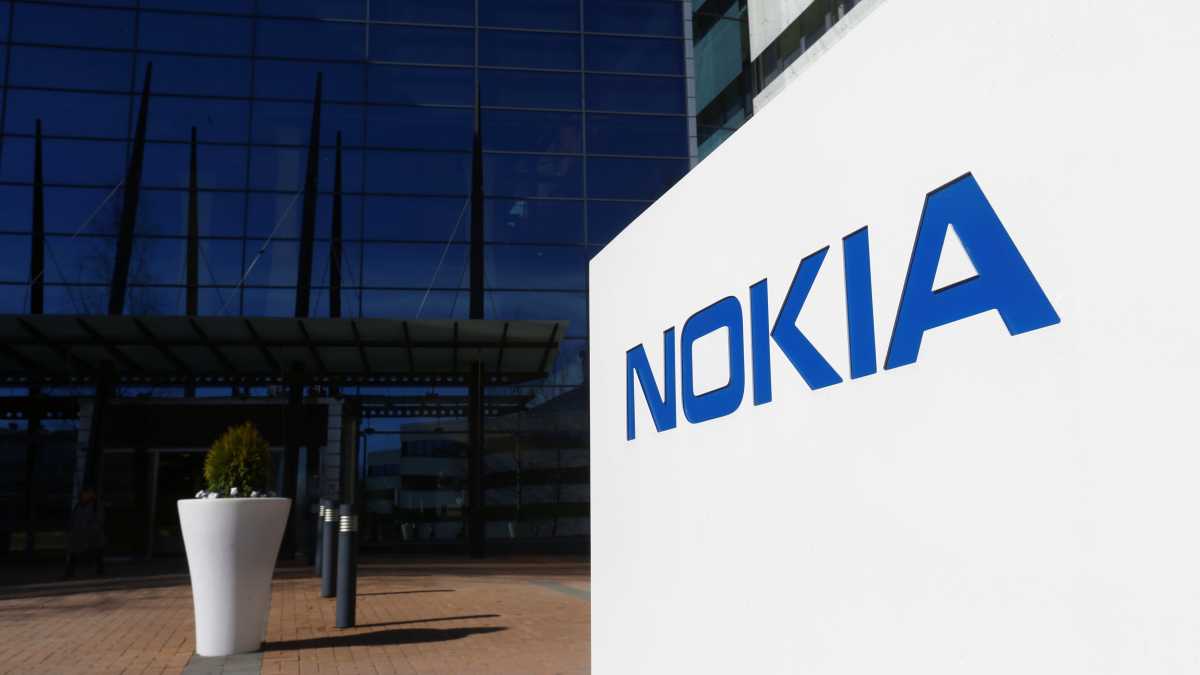 Nokia Beri Layanan Internet 4G LTE di Pesawat Nokia Beri Layanan Internet 4G LTE di Pesawat