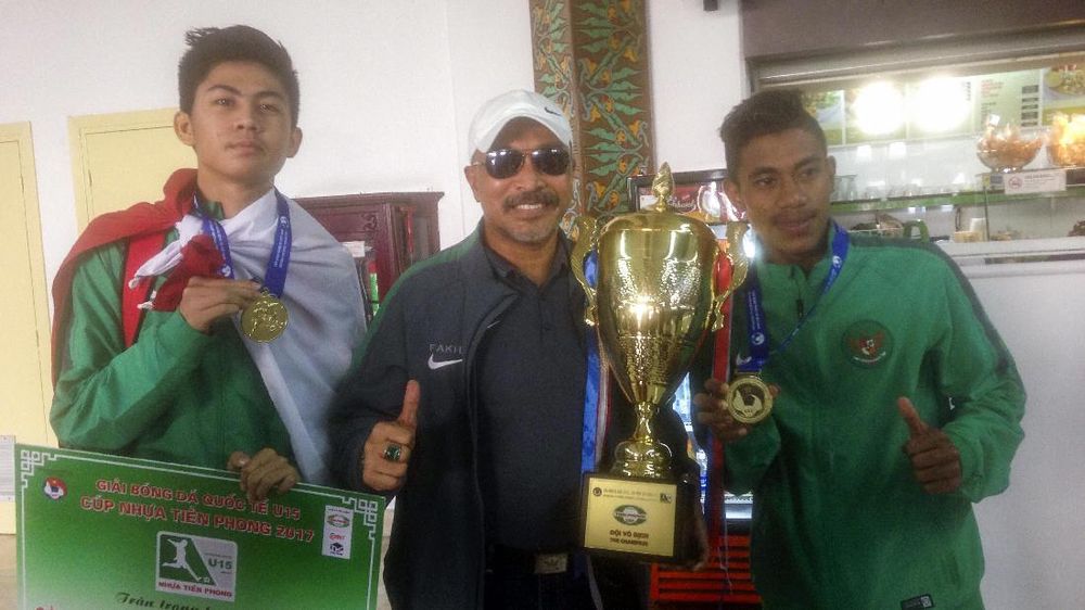 Fakhri Husaini: Ponsel Musuh Terbesar Pemain Muda Fakhri Husaini: Ponsel Musuh Terbesar Pemain Muda