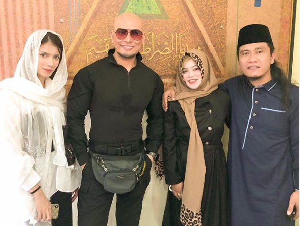 Masuk Islam, Deddy Corbuzier Lebih Tenang Jawab Komentar Negatif Haters Masuk Islam, Deddy Corbuzier Lebih Tenang Jawab Komentar Negatif Haters