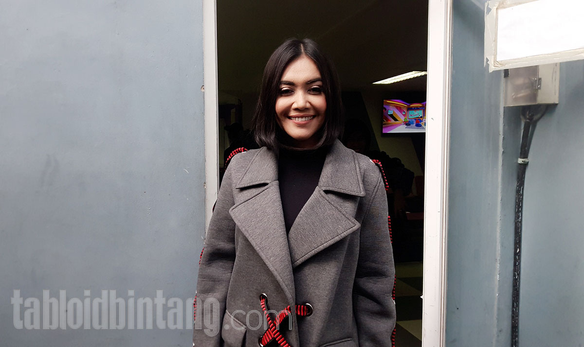 Denada Sedih Mendengar Pertanyaan Shakira Putrinya Denada Sedih Mendengar Pertanyaan Shakira Putrinya