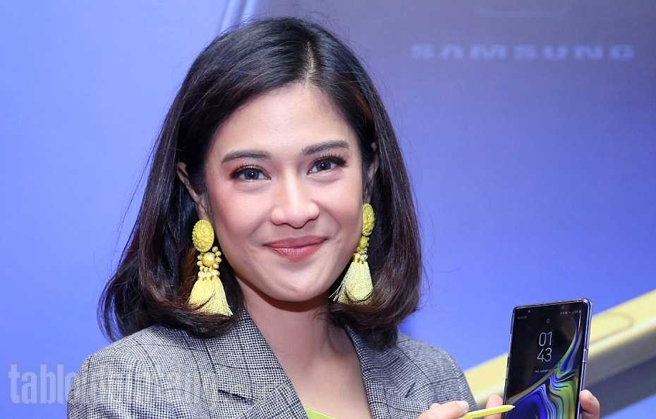 Dian Sastrowardoyo Protes Suaminya Disebut Mantan Pacar Luna Maya Dian Sastrowardoyo Protes Suaminya Disebut Mantan Pacar Luna Maya