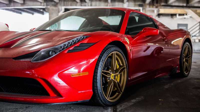 860+ Gambar Mobil Mewah Parkir HD