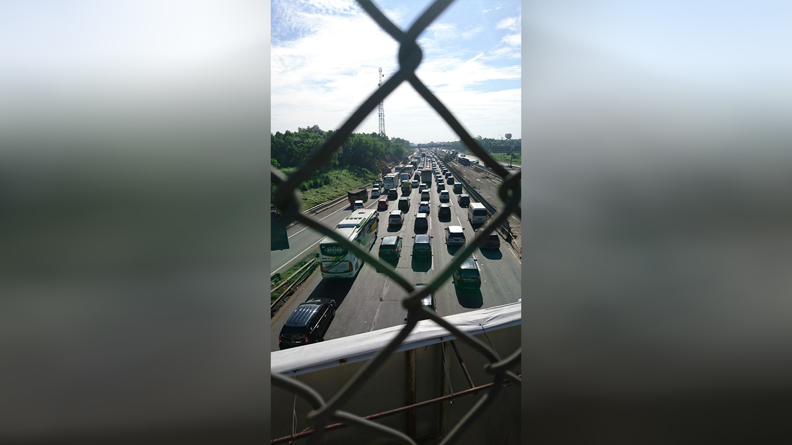 Mending Cari Alternatif Tol  Cikunir Bekasi Barat  Macet  