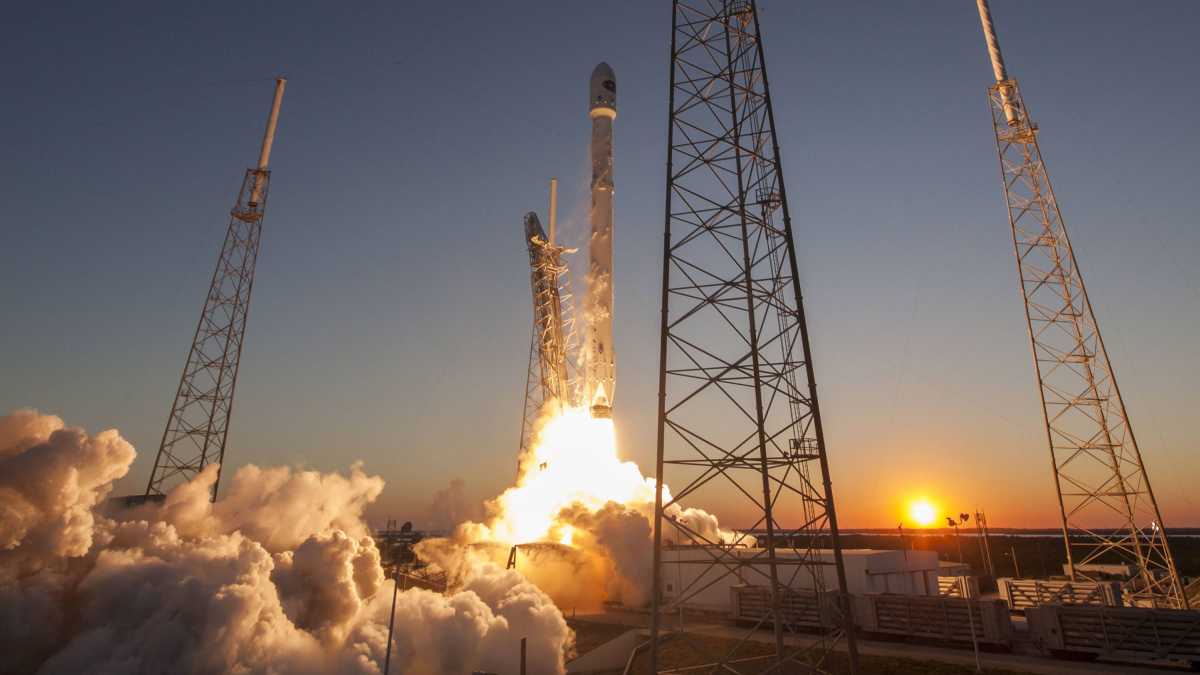 SpaceX Akan Siarkan Langsung Peluncuran Roket Falcon 9, Selasa 6 Maret SpaceX Akan Siarkan Langsung Peluncuran Roket Falcon 9, Selasa 6 Maret