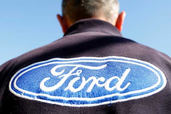 Juru Selamat Ford itu Bernama James Hackett Juru Selamat Ford itu Bernama James Hackett