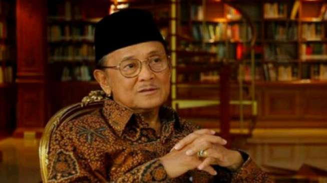 Tahukah Anda BJ Habibie Dijuluki Mr Crack? Ini Asal-usulnya Tahukah Anda BJ Habibie Dijuluki Mr Crack? Ini Asal-usulnya