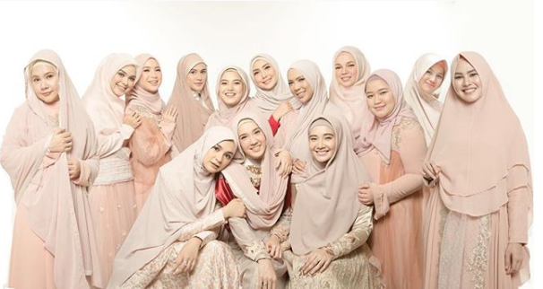 Usai Foto Bersama, Ini 5 Curhatan Artis yang Tergabung Dalam Hijab Squad Usai Foto Bersama, Ini 5 Curhatan Artis yang Tergabung Dalam Hijab Squad