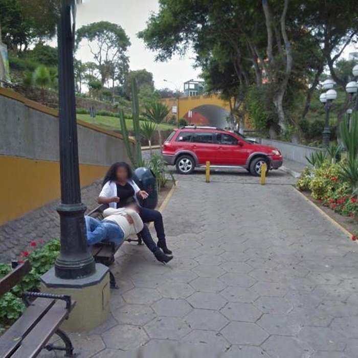 Waduh! Suami Pergoki Isterinya Selingkuh dari Foto Google Street View Waduh! Suami Pergoki Isterinya Selingkuh dari Foto Google Street View