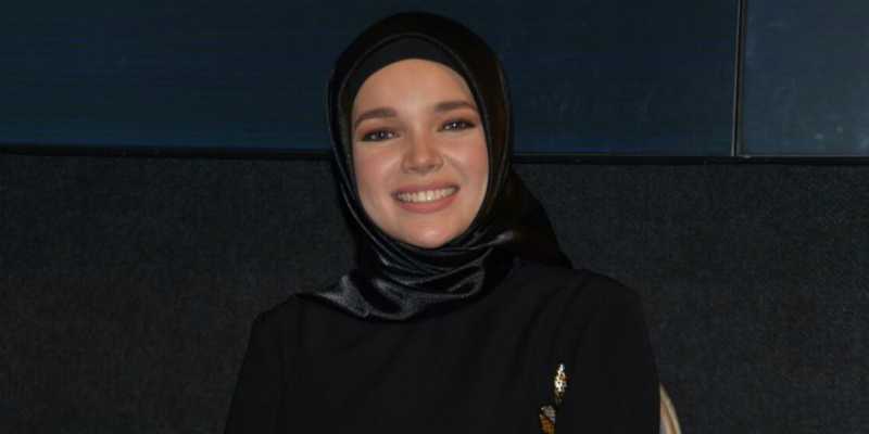 Ayat Ayat Cinta 2 Dewi Sandra | dewi sandra jadi introvert karena ayat ayat cinta 2 uzone Ayat Ayat Cinta 2 Dewi Sandra | dewi sandra jadi introvert karena ayat ayat cinta 2 uzone