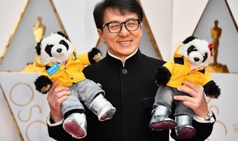 Ini Alasan Jackie Chan Bawa Dua Panda ke Oscar - Uzone