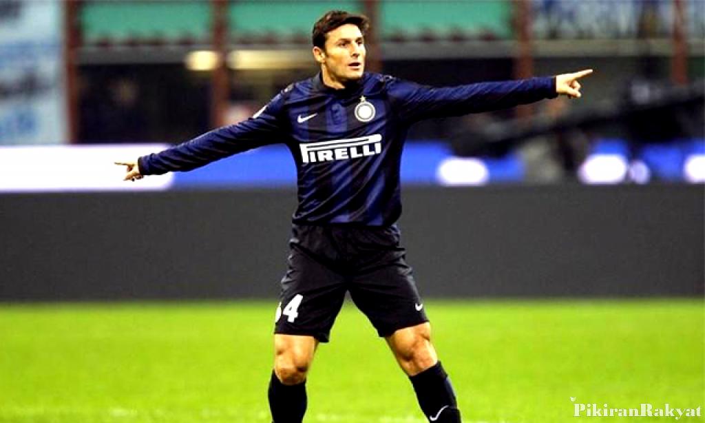 Javier Zanetti, 19 Tahun Loyal Melayani Inter Milan Javier Zanetti, 19 Tahun Loyal Melayani Inter Milan