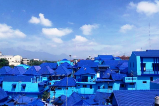 Destinasi wisatakekinian di Malang Kampung Biru Arema Uzone Destinasi wisatakekinian di Malang Kampung Biru Arema Uzone