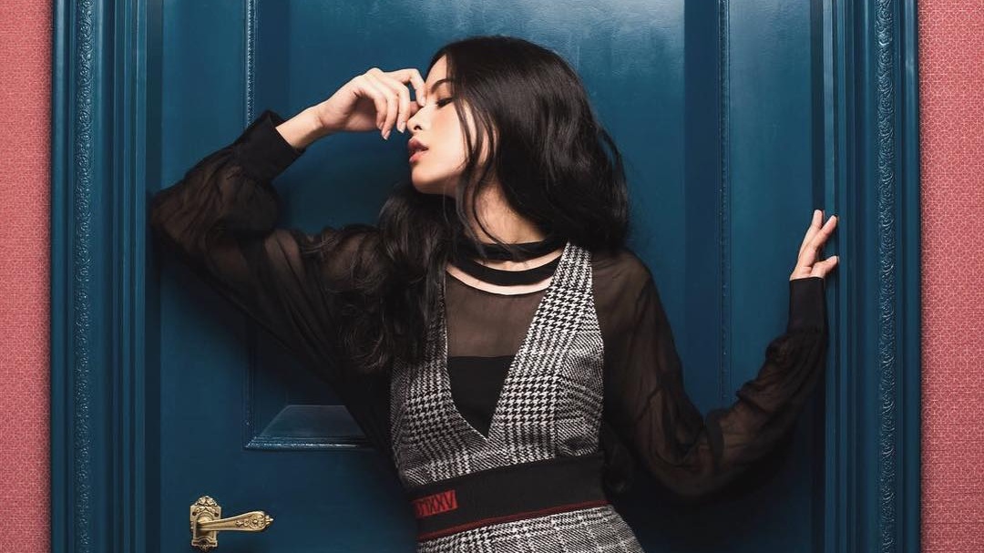 Dipuji oleh Vogue, seperti Apa Gaya Maudy Ayunda? Dipuji oleh Vogue, seperti Apa Gaya Maudy Ayunda?