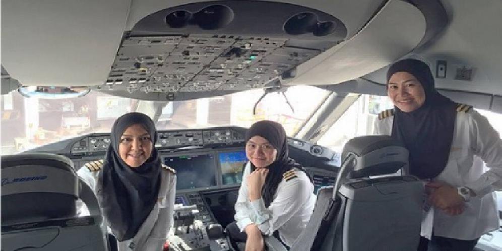Kisah Pilot-pilot Wanita yang Hebohkan Jagat Maya Kisah Pilot-pilot Wanita yang Hebohkan Jagat Maya