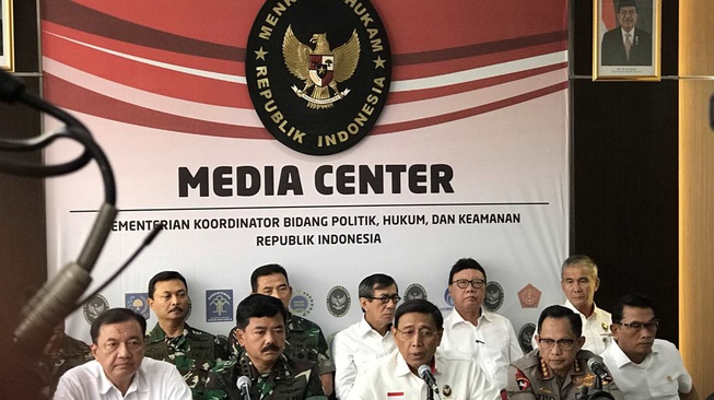 Bolehkah Pemerintah Batasi Medsos dan Awasi Grup WhatsApp? Bolehkah Pemerintah Batasi Medsos dan Awasi Grup WhatsApp?