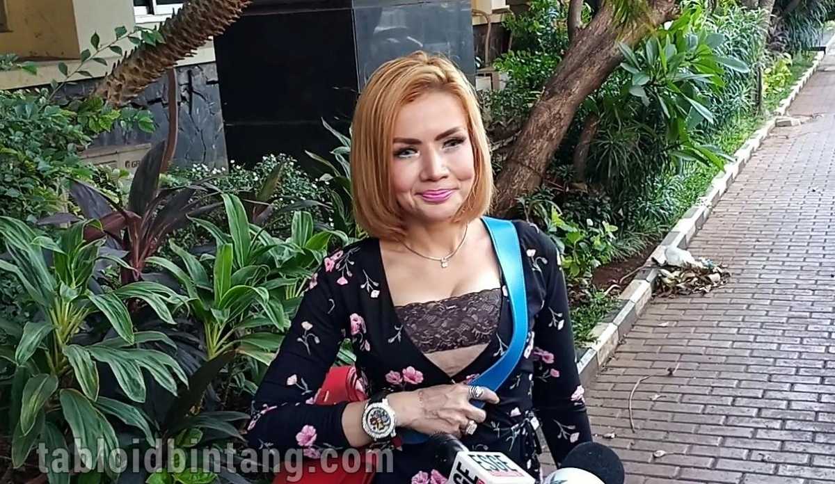 Hubungan dengan Galih Ginanjar Dikabarkan Renggang, Ini Kata Barbie Kumalasari Hubungan dengan Galih Ginanjar Dikabarkan Renggang, Ini Kata Barbie Kumalasari