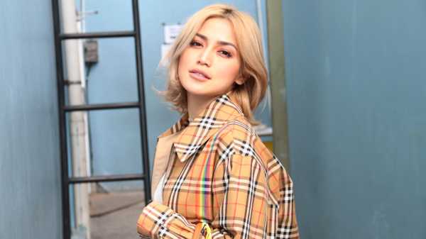 Cerita Jessica Iskandar Beri Kado Operasi Plastik untuk Ibunya Cerita Jessica Iskandar Beri Kado Operasi Plastik untuk Ibunya