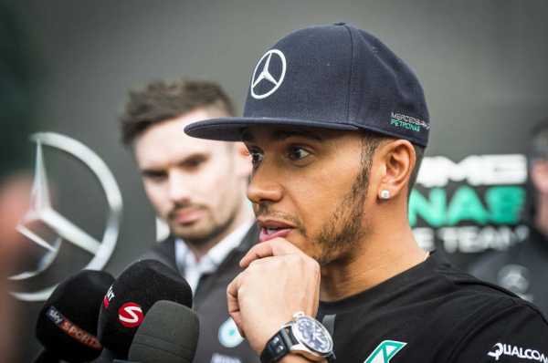Terlihat di Pesta, Lewis Hamilton dan Model Zahra Elise Mengaku Hanya Berteman Terlihat di Pesta, Lewis Hamilton dan Model Zahra Elise Mengaku Hanya Berteman