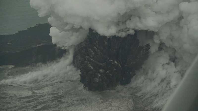 Perubahan Gunung Anak Krakatau Terekam Satelit Uzone