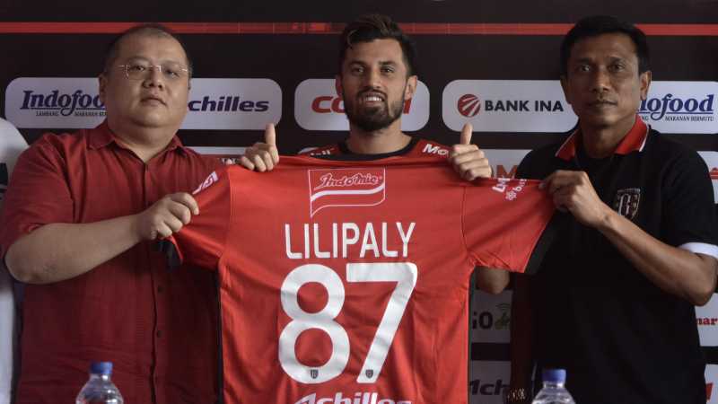 Tentang Stefano Lilipaly yang Resmi Berseragam Bali United Tentang Stefano Lilipaly yang Resmi Berseragam Bali United