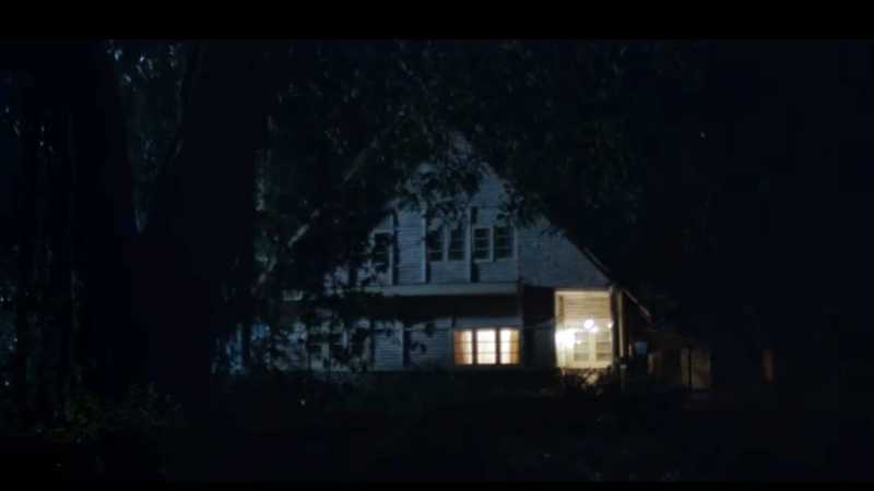 Berburu Foto Hantu di Vila Tempat Syuting Film Pengabdi Setan Berburu Foto Hantu di Vila Tempat Syuting Film Pengabdi Setan