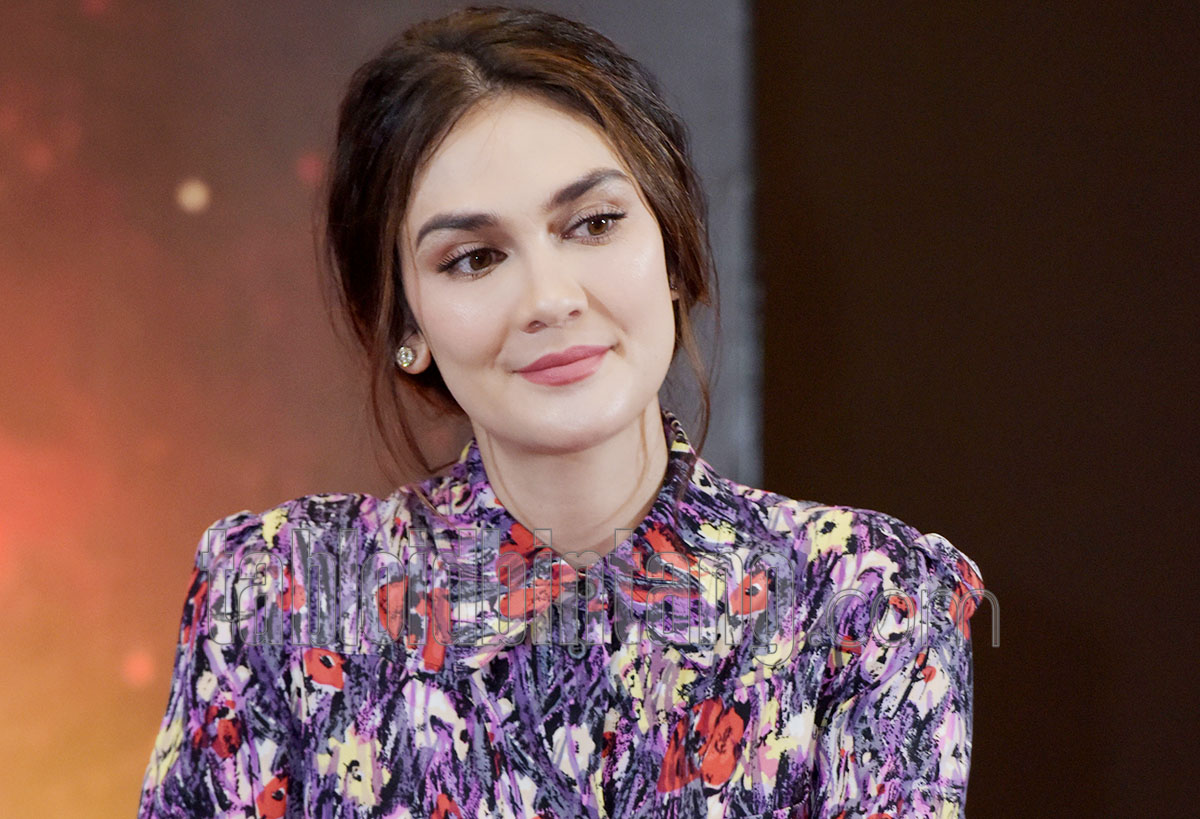Luncurkan Lini Kosmetik, Luna Maya Undang Kahiyang Ayu Luncurkan Lini Kosmetik, Luna Maya Undang Kahiyang Ayu
