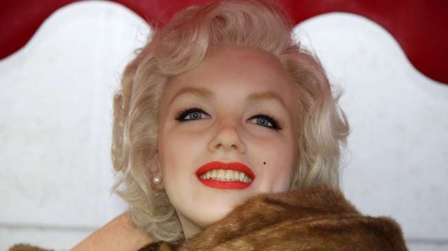 Fans Marilyn Monroe Wajib Tahu, Kostumnya di Film Ini Dilelang 1 Miliar Lho Fans Marilyn Monroe Wajib Tahu, Kostumnya di Film Ini Dilelang 1 Miliar Lho