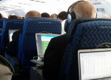 Laptop Segara Dilarang Masuk Kabin Pesawat Laptop Segara Dilarang Masuk Kabin Pesawat