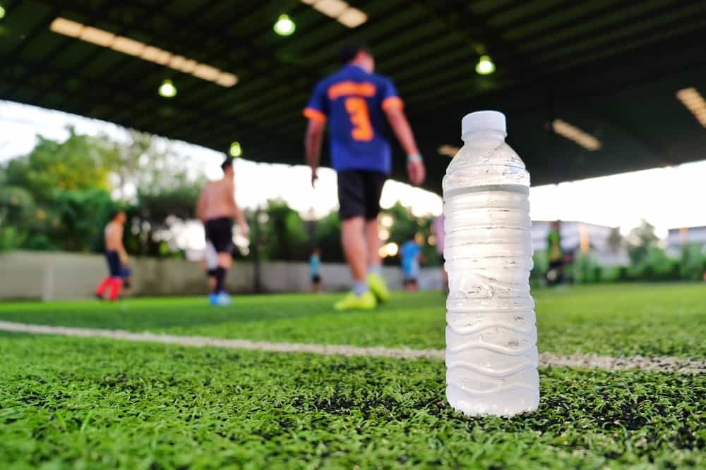 Minuman Berenergi vs Minuman Olahraga: Mana yang Sebaiknya Dipilih? Minuman Berenergi vs Minuman Olahraga: Mana yang Sebaiknya Dipilih?