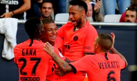 Duet Mbappe-Neymar Persembahkan Kemenangan untuk PSG Duet Mbappe-Neymar Persembahkan Kemenangan untuk PSG