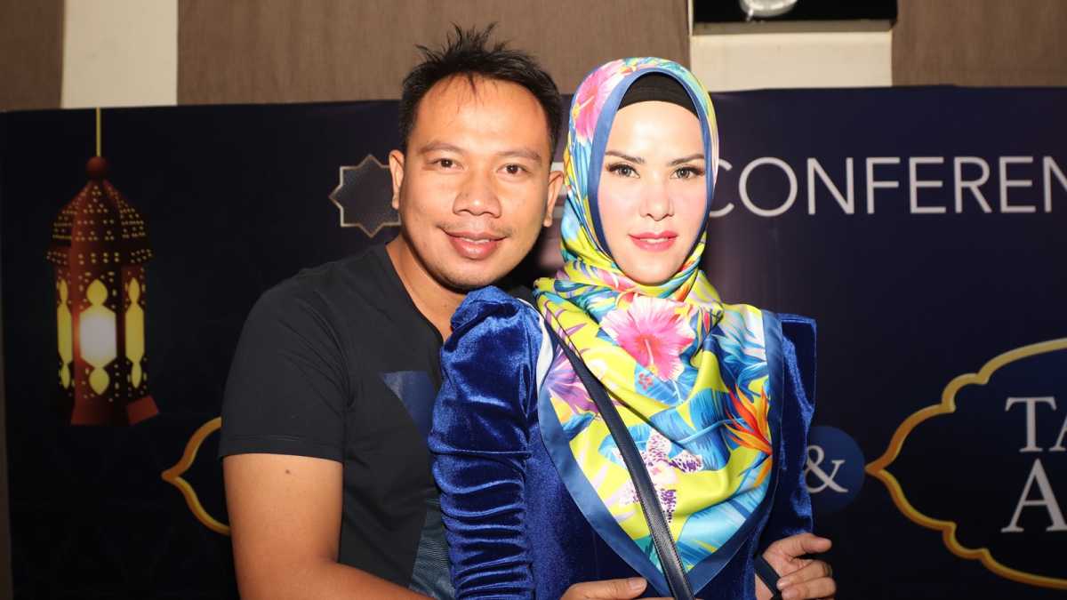 Angel Lelga dapat Hadiah Mobil Senilai Rp 2 Miliar dari Vicky Prasetyo Angel Lelga dapat Hadiah Mobil Senilai Rp 2 Miliar dari Vicky Prasetyo
