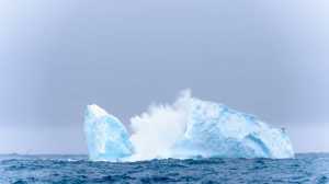 Gunung Es Antartika Berbentuk Kotak Sempurna Viral, Dibuat Alien?