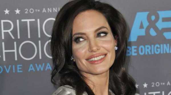 Oplas 50 Kali Biar Mirip Angelina Jolie, Remaja Ini Malah Seperti Zombie Oplas 50 Kali Biar Mirip Angelina Jolie, Remaja Ini Malah Seperti Zombie