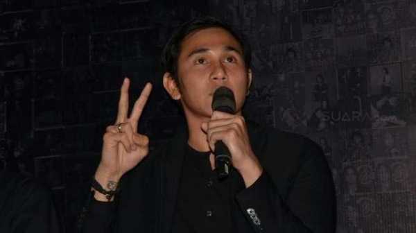 Vino G Bastian Tak Pakai Stuntman di Film Wiro Sableng Vino G Bastian Tak Pakai Stuntman di Film Wiro Sableng